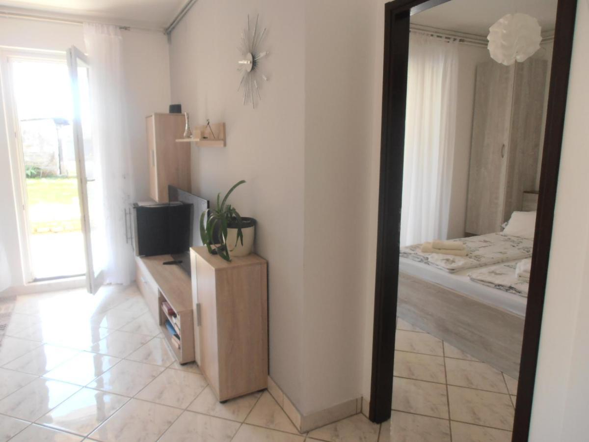 Apartment Steblaj Pula Bagian luar foto